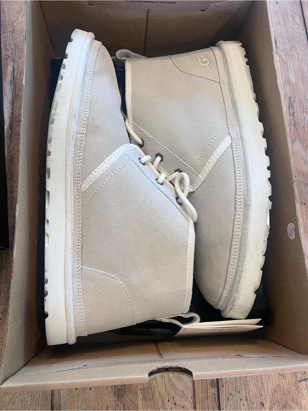 UGG Men’s White Suede Shearling Lined Lace-Up Chukka Ankle Boots US 13